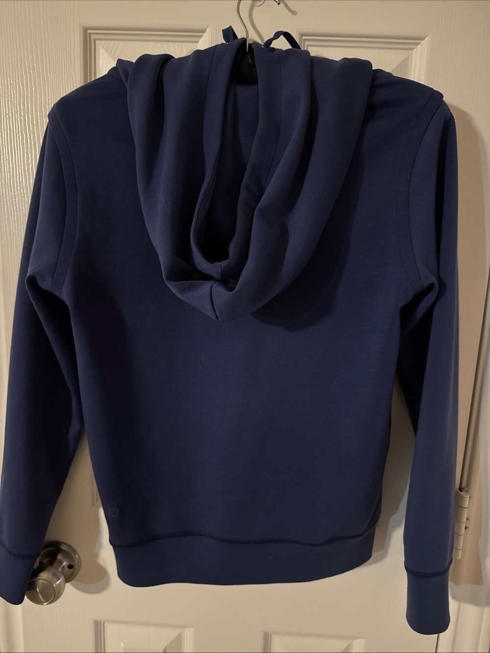 lululemon athletica Women’s Blue City Sleek Pullover Hoodie - Picture 2 of 7